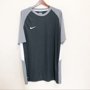 Nike Dri- Fit Short Sleeve T Shirt | L